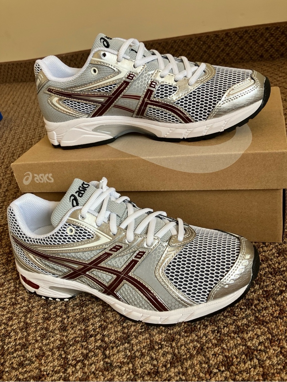 ASICS GEL-DS Trainer 14 White Port Royal Sneakers Men’s 7 / Women’s 8.5